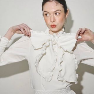 épine - BIBIY FRANCESCA BLOUSE WHITEの通販 by Ci 休み中|エピヌ