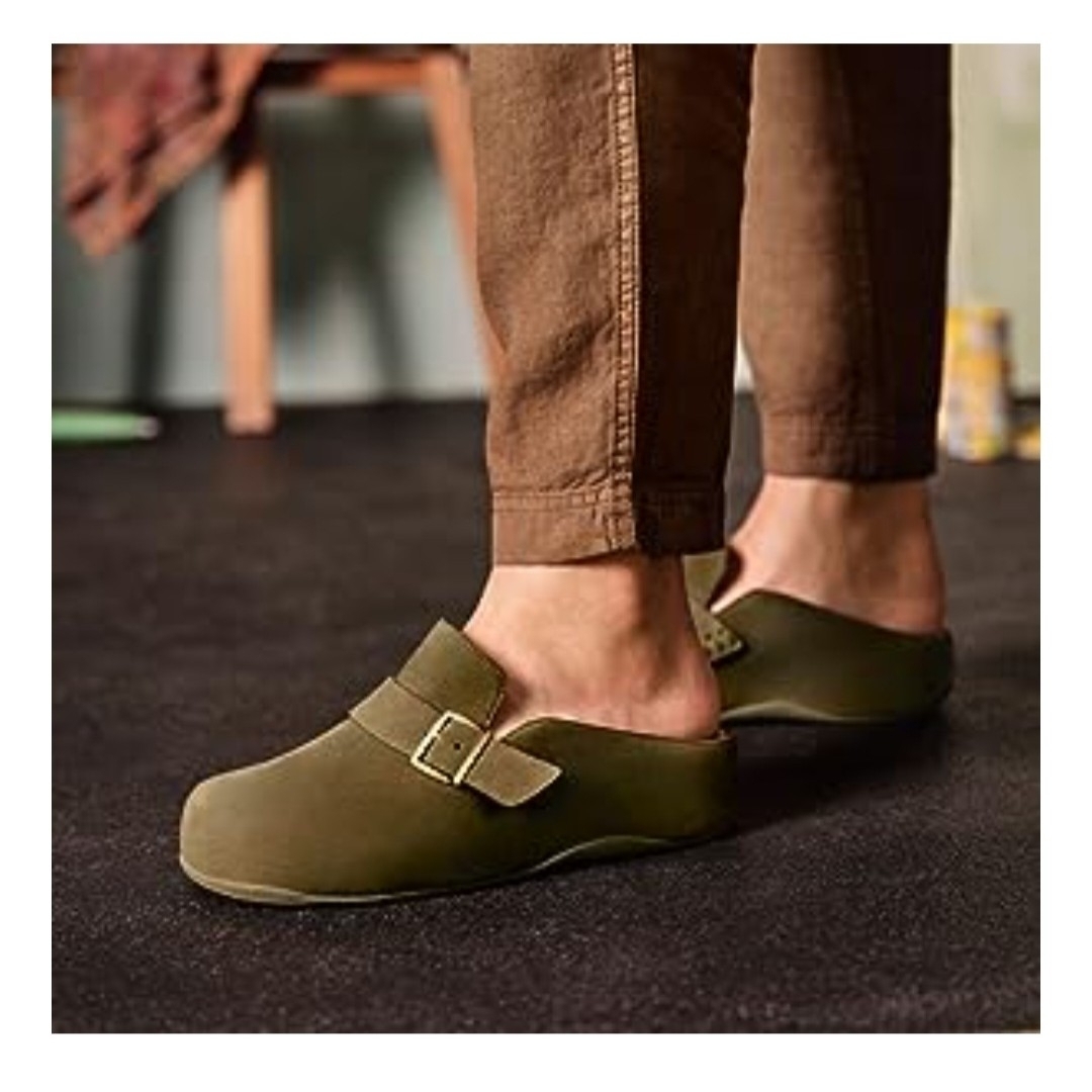 fitflop(フィットフロップ)の【未使用】フィットフロップ バックルストラップヌバックカーキ色 &赤ミュール2足 レディースの靴/シューズ(スリッポン/モカシン)の商品写真