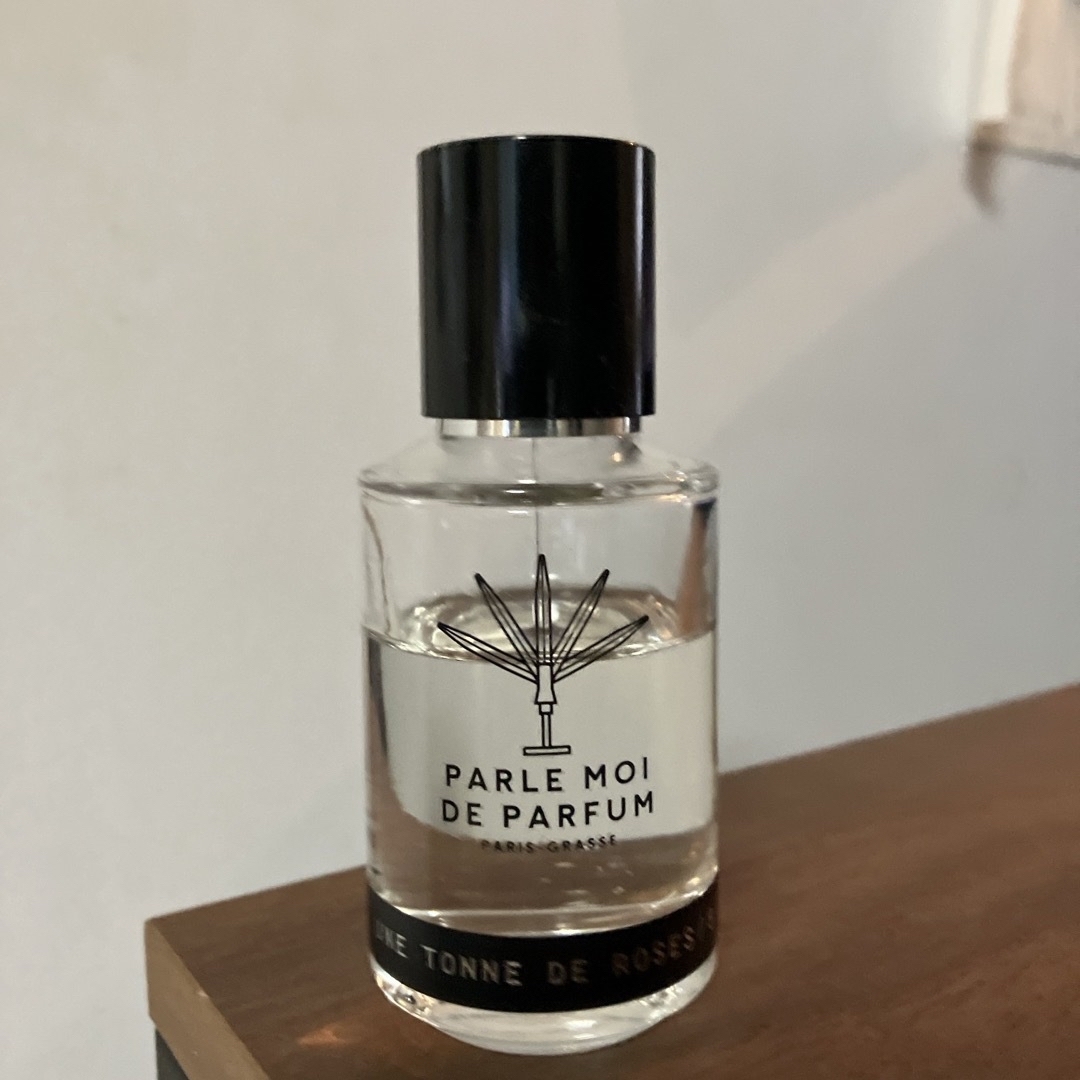 見事な創造力 PARLE MOI DE PARFUM UNE TONNE DE ROSES 香水