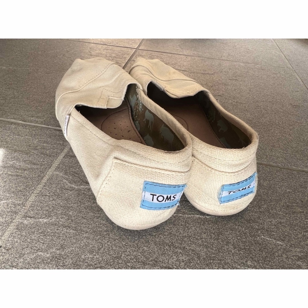 TOMS(トムズ)の【TOMS】スリッポン　アイボリー　レディース8(約25.0cm) レディースの靴/シューズ(スリッポン/モカシン)の商品写真