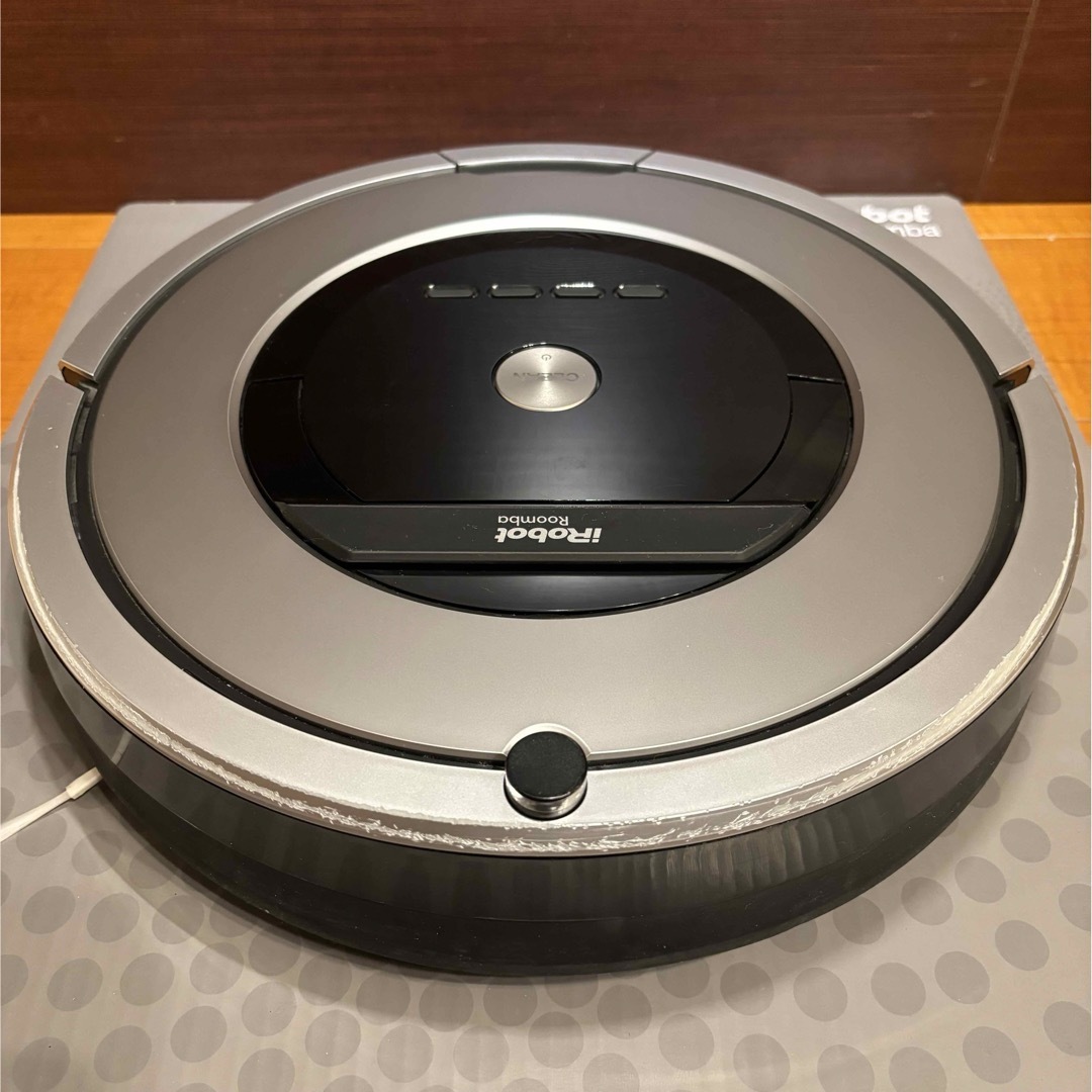 iRobot(アイロボット)の24時間以内・送料無料・匿名配送　iRobotルンバ876 ロボット掃除機　節約 スマホ/家電/カメラの生活家電(掃除機)の商品写真