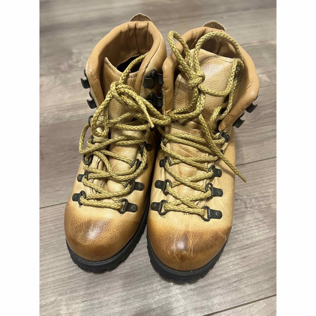 新品 トレッキングブーツ トレッキングシューズ - 登山用品