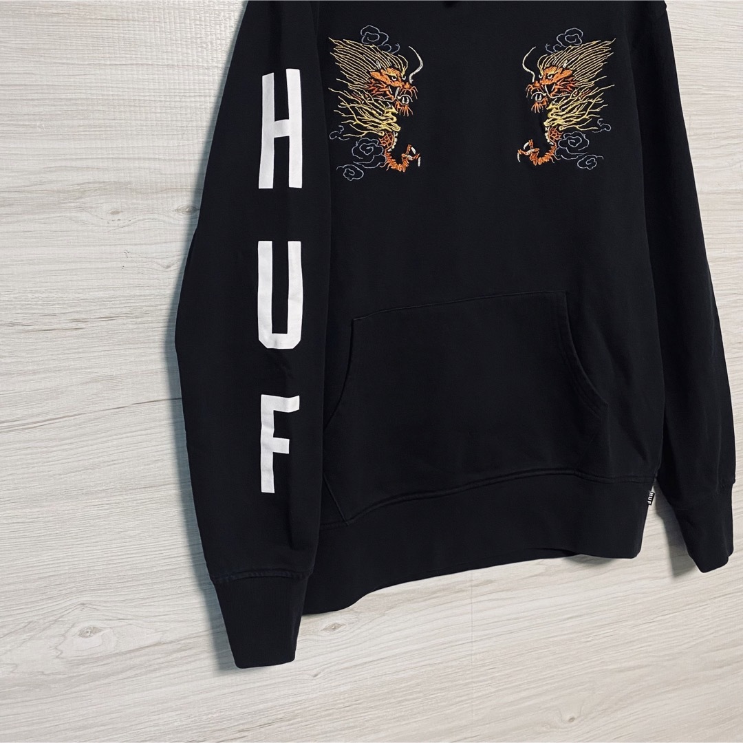 【入手困難】HUF ワンポイント刺繍ロゴ　モノグラムダウンL