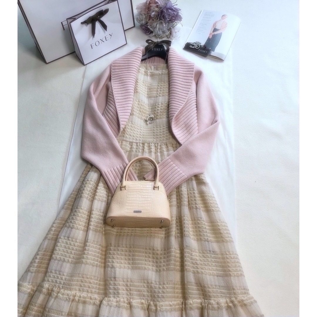 FOXEY(フォクシー)のフォクシー《Dress French Garden》フレンチベージュ　38 レディースのワンピース(ひざ丈ワンピース)の商品写真