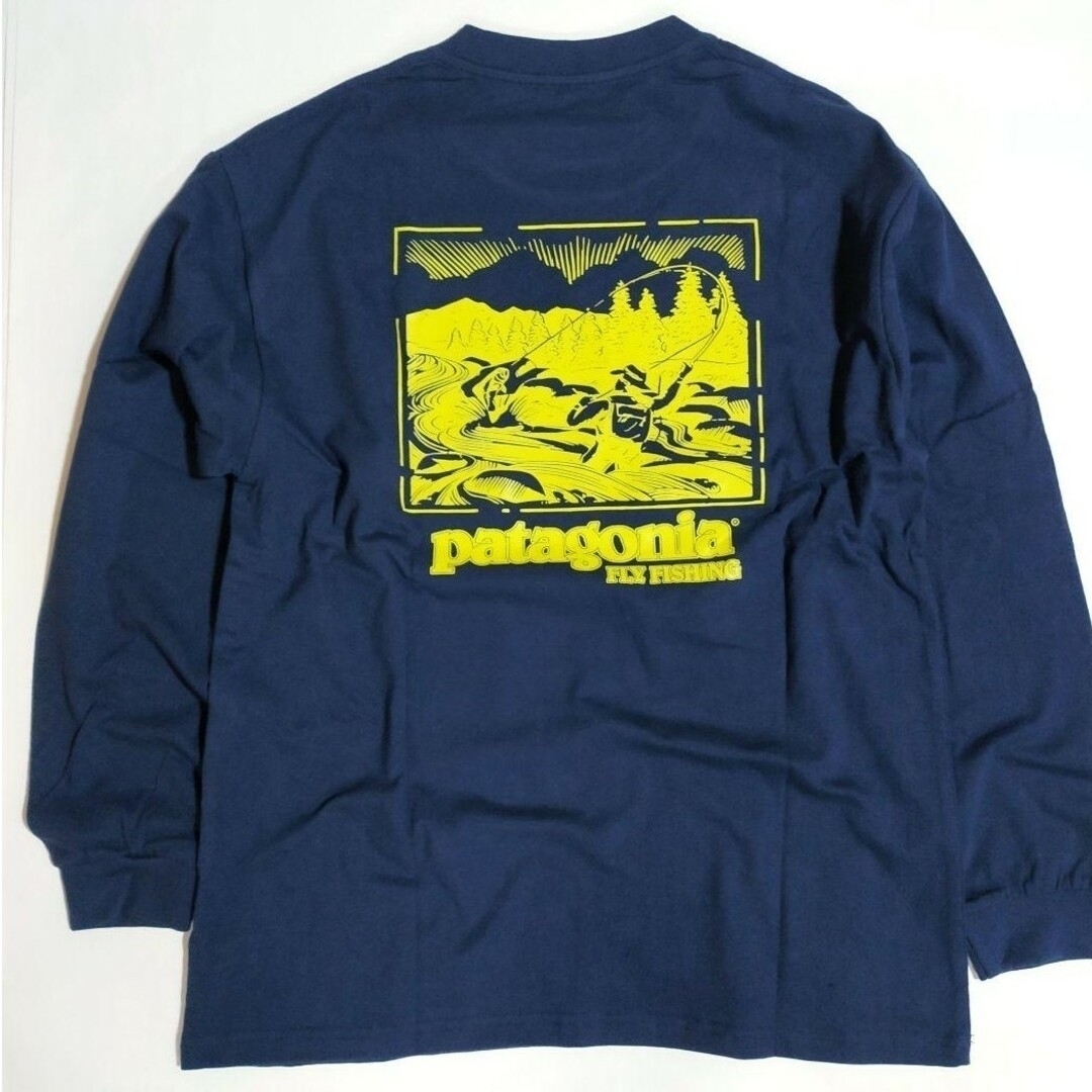 patagonia(パタゴニア)のパタゴニア100%cotton FLY FISHINGプリントＴネイビーサイズＬ メンズのトップス(Tシャツ/カットソー(七分/長袖))の商品写真