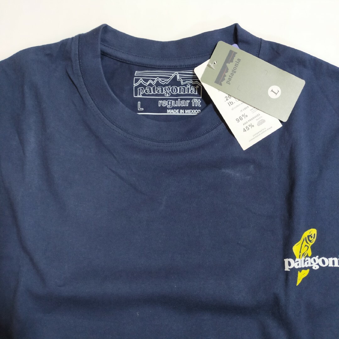 patagonia(パタゴニア)のパタゴニア100%cotton FLY FISHINGプリントＴネイビーサイズＬ メンズのトップス(Tシャツ/カットソー(七分/長袖))の商品写真