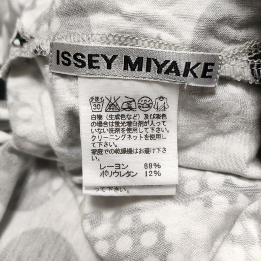 イッセイミヤケ ISSAY MIYAKE サイズ2