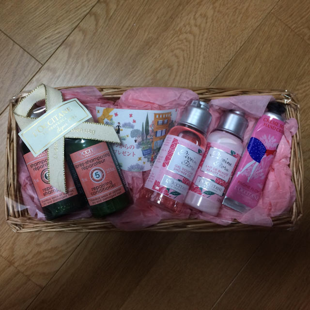 L'OCCITANE(ロクシタン)のＬ'OCClTANE ギフトセット コスメ/美容のボディケア(バスグッズ)の商品写真