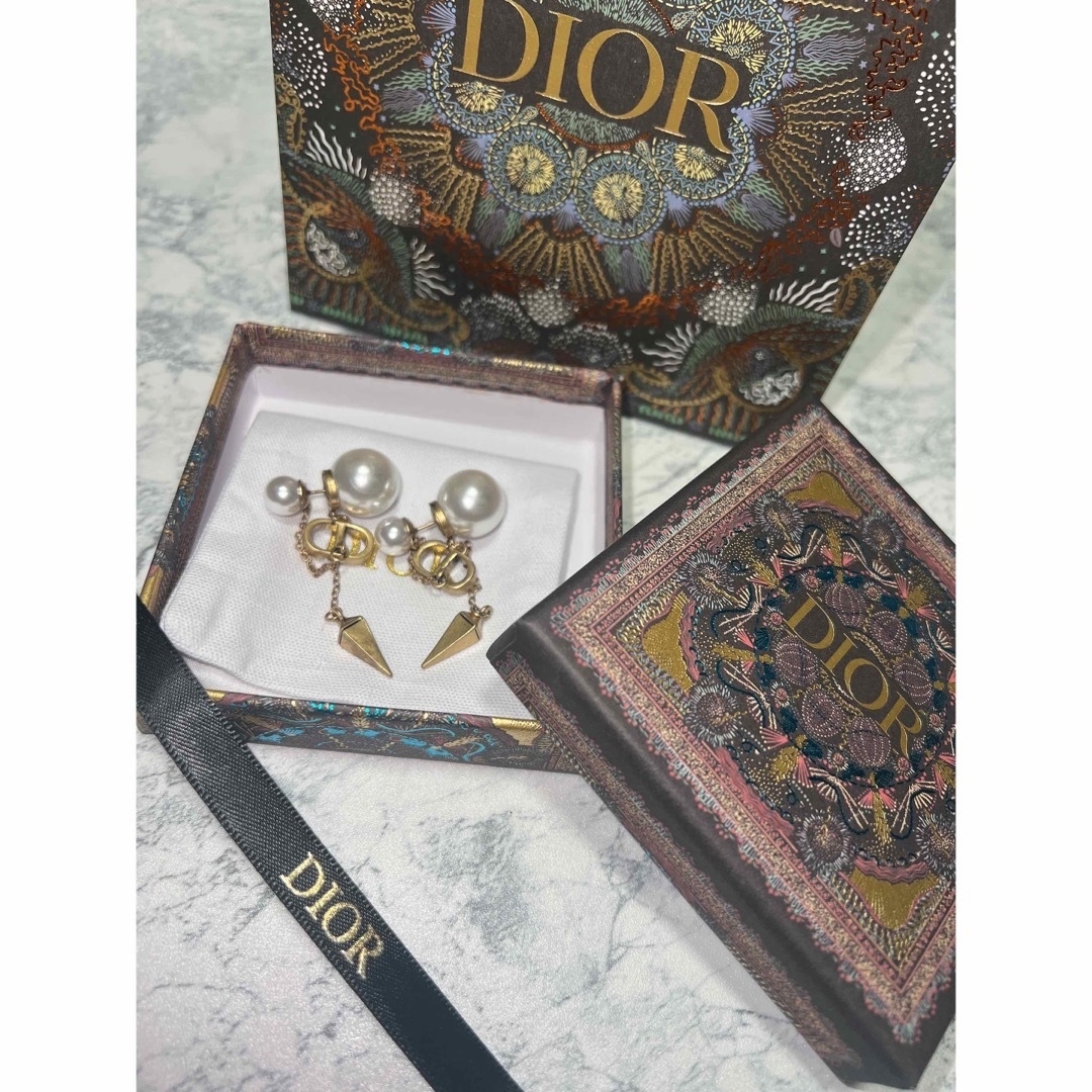 Christian Dior クリスチャンディオール　ロゴイヤリング　Pt900