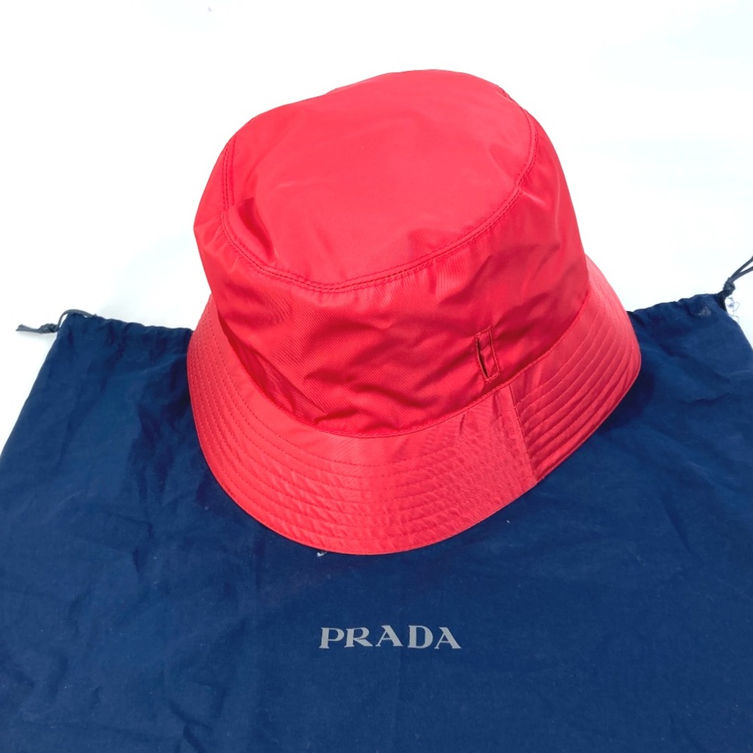 PRADA(プラダ)のプラダ PRADA トライアングルロゴフィッシャーマンハット 2HC280 ひも付き ハット帽 帽子 バケットハット ボブハット ハット レッド 美品 レディースの帽子(ハット)の商品写真