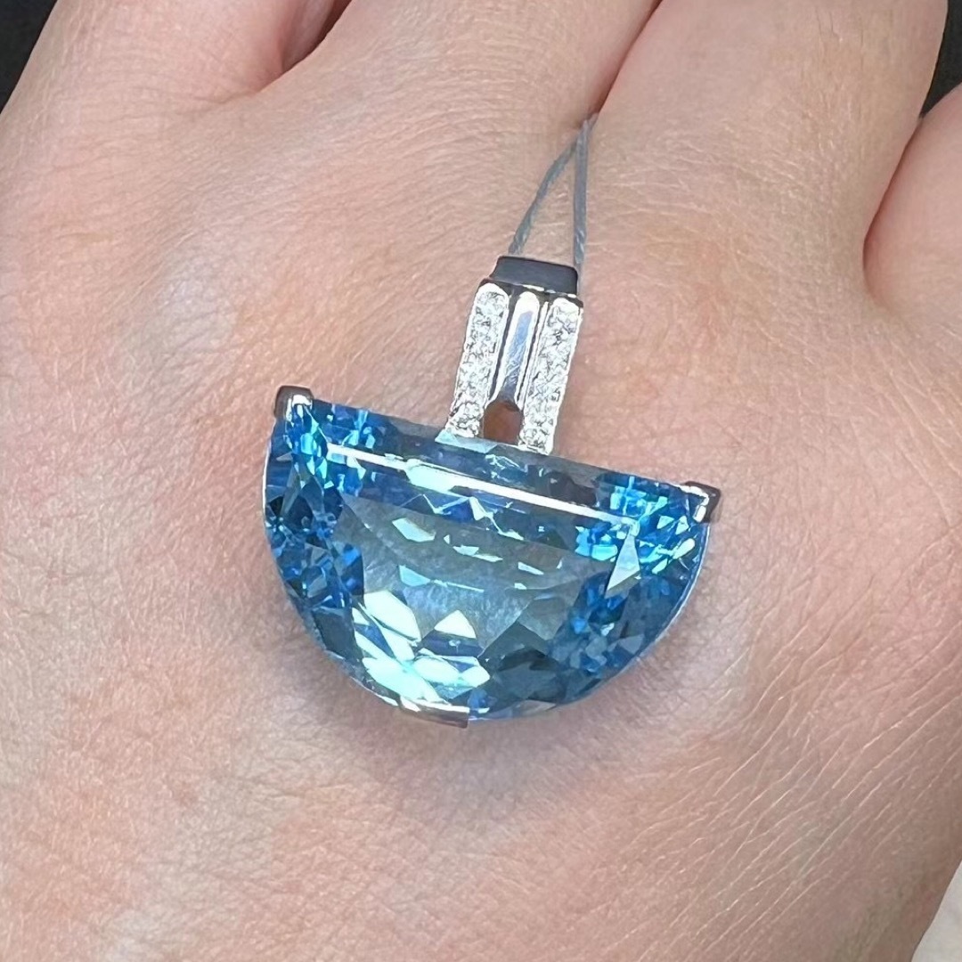 天然トパーズ   ダイヤ  ペンダントトップ 25.99ct k18 r