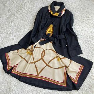 バーバリー(BURBERRY)の【美品】バーバリー　ステンカラー コート　スカーフ柄　ベルト付き　シルク100%(ロングコート)