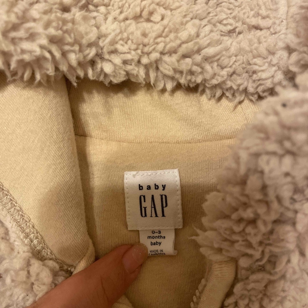 babyGAP(ベビーギャップ)のベビー　GAP モコモコロンパース　値下げ キッズ/ベビー/マタニティのベビー服(~85cm)(ロンパース)の商品写真