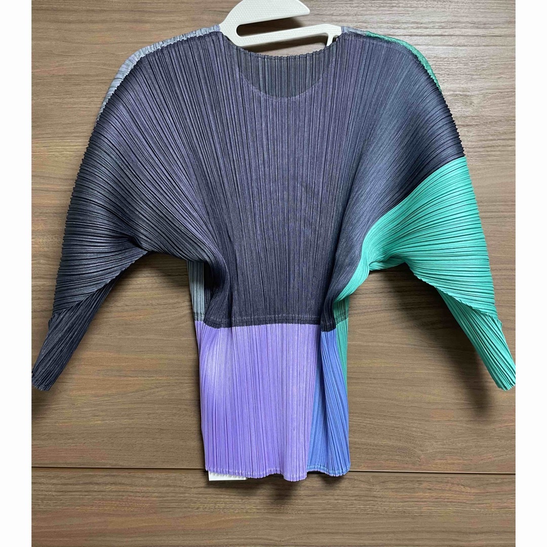 PLEATS PLEASE ISSEY MIYAKE - プリーツプリーズ トップス タグ付き