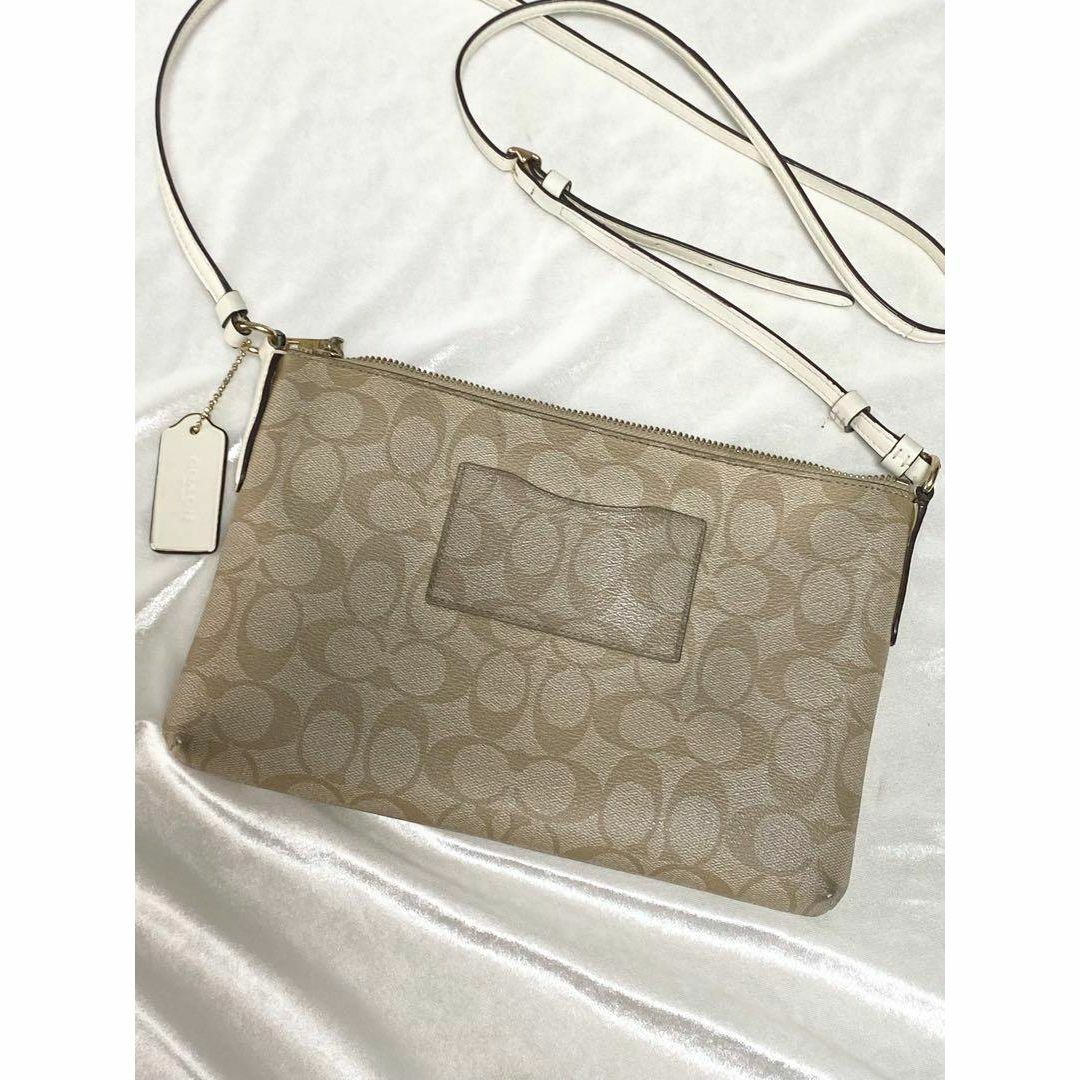coach シグネクチャーショルダーバッグPVCレザーベージュアイボリー-