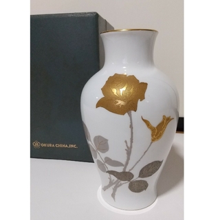 オオクラトウエン(大倉陶園)の大倉陶園 金蝕バラ 花瓶 28cm(花瓶)