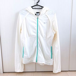 ナイキ(NIKE)のnike パーカー(パーカー)