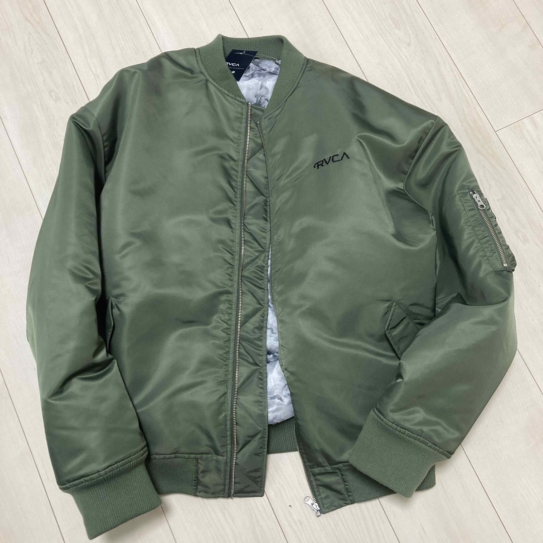 新品未使用　RVCA ルーカMR CARTOON MA-1 JACKETブルゾン