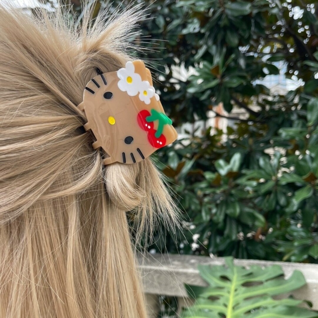 ハローキティ　キティちゃん　hello kitty ヘアクリップ　さくらんぼ | フリマアプリ ラクマ