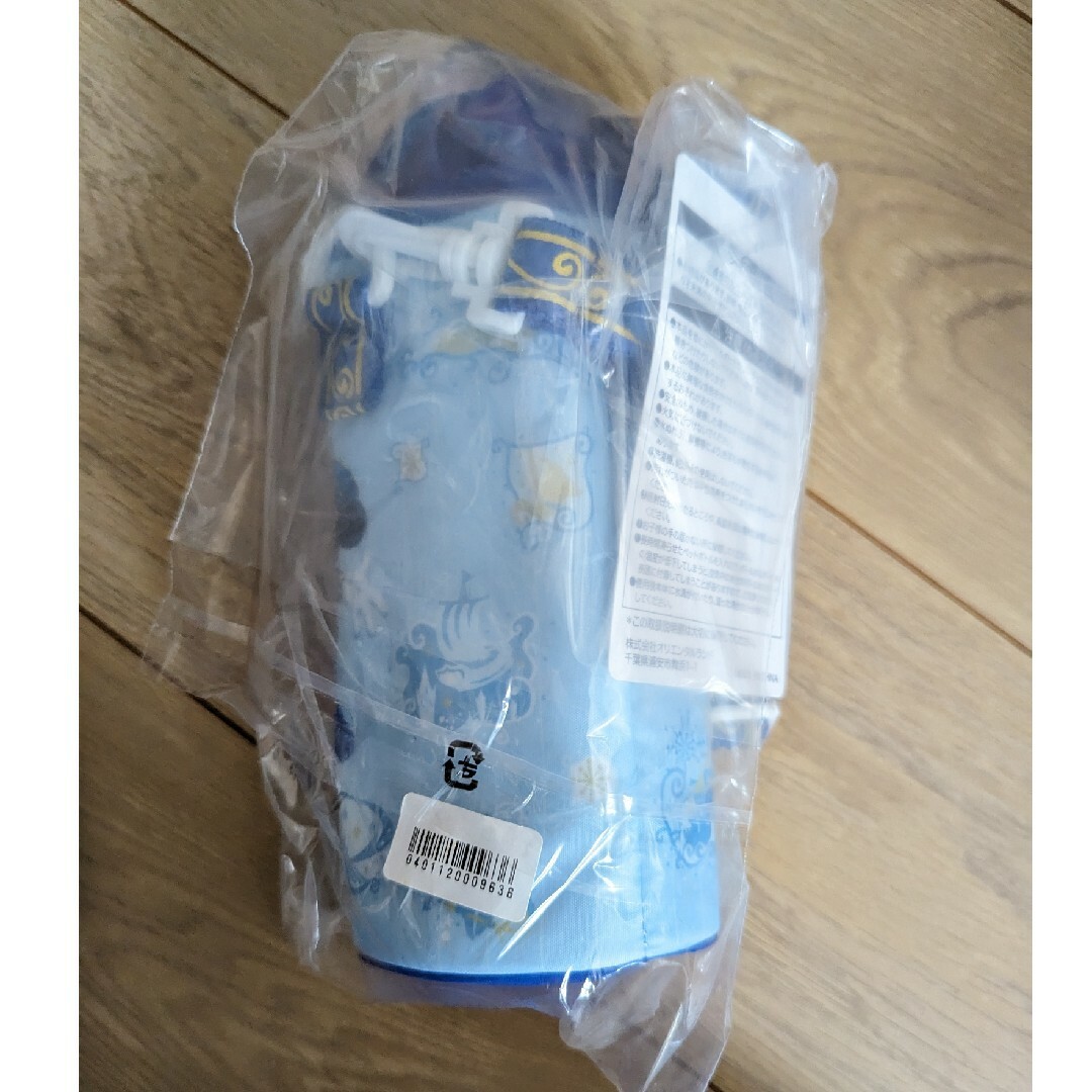 Disney(ディズニー)のディズニー　バケーションパッケージ　ペットボトルケース　肩掛け　新品 エンタメ/ホビーのコレクション(ノベルティグッズ)の商品写真