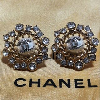 シャネル(CHANEL)の激レア♡シャネル CHANEL ピアス  ココマーク パール　ラインストーン(ピアス)