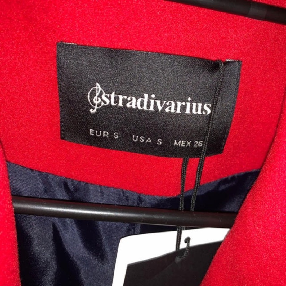 stradivarius(ストラディバリウス)のStradivariusストラディバリウス 赤レッド チェスターコート アウター レディースのジャケット/アウター(ロングコート)の商品写真