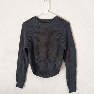 フォーエバートゥエンティーワン(FOREVER 21)の【新品・タグ付き】Forever21 ショート丈グレーニット Sサイズ(ニット/セーター)