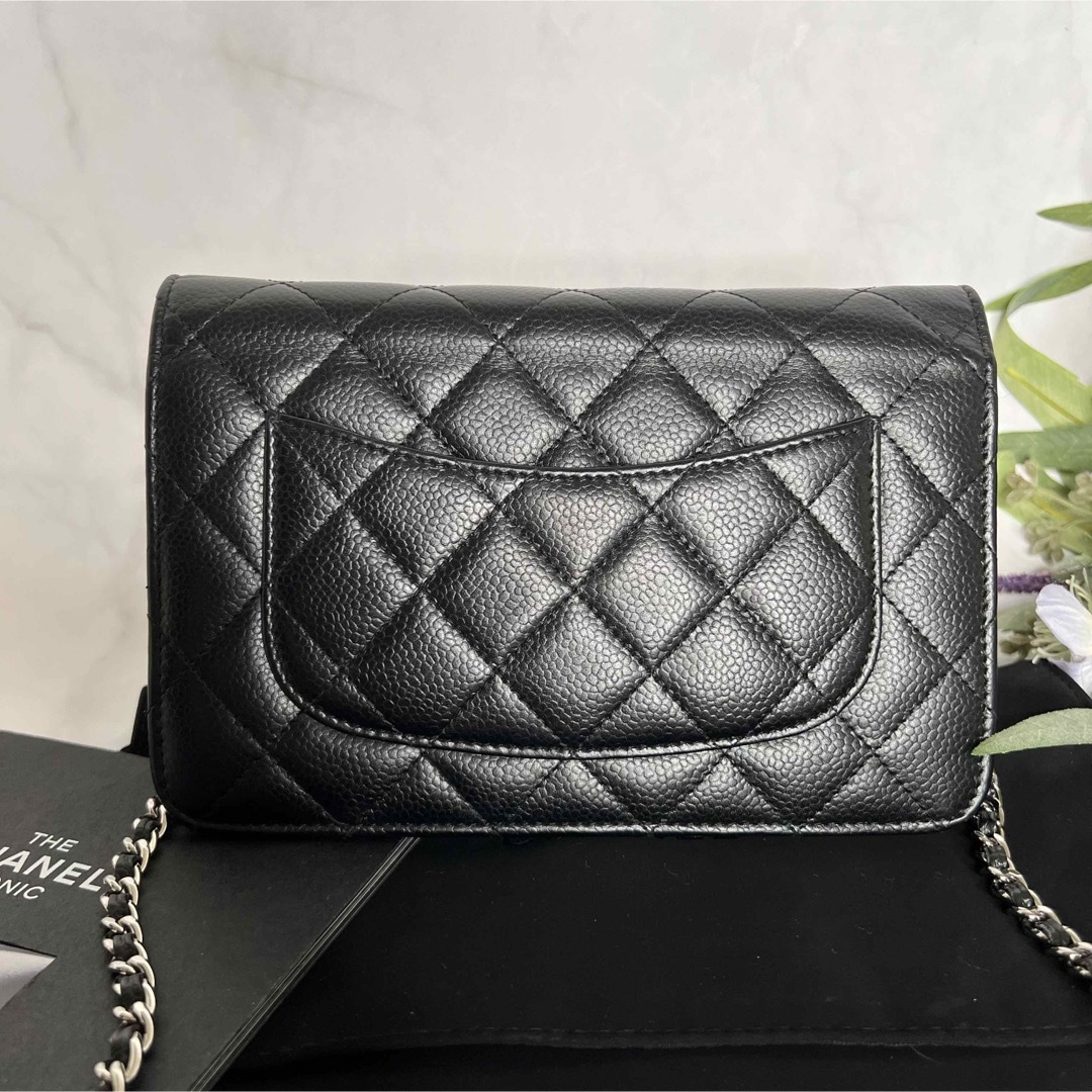 CHANEL - CHANEL シャネル【極美品】チェーンウォレット キャビア