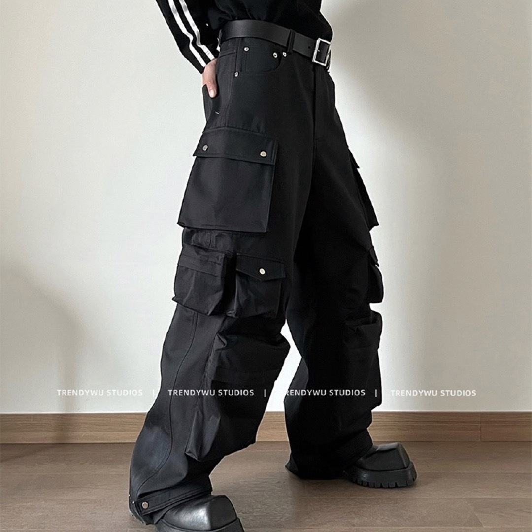 TRENDYWU マルチポケットカーゴパンツ 新品 の通販 by タクト TRENDYWU マルチポケットカーゴパンツ 新品 の通販 by タクト