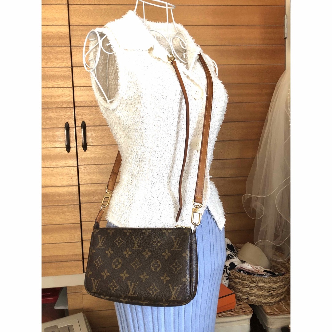 LOUIS VUITTON(ルイヴィトン)のLOUIS VUITTON ルイヴィトン アクセサリーポーチ&ストラップ レディースのファッション小物(ポーチ)の商品写真