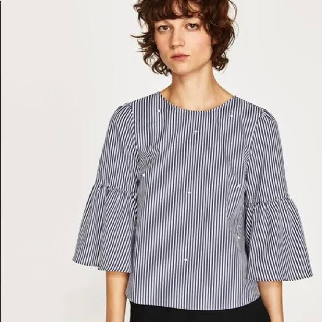 ZARA(ザラ)のZARA ストライプフリルシャツ レディースのトップス(シャツ/ブラウス(長袖/七分))の商品写真