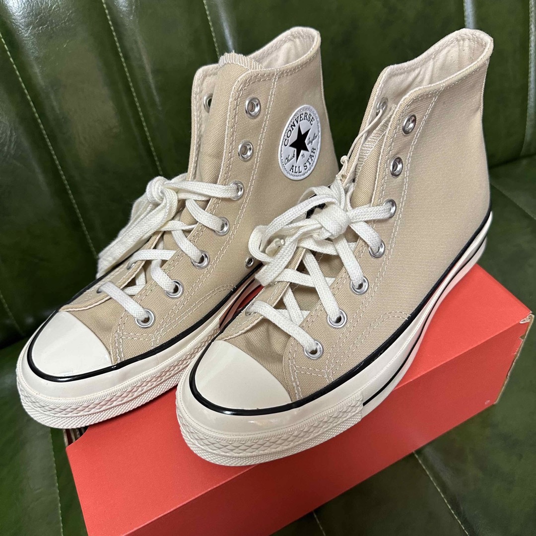 CHUCK TAYLOR(チャックテイラー)の【新品タグ付】CONVERSE CT70 ハイカット オートミルク24.5 cm レディースの靴/シューズ(スニーカー)の商品写真