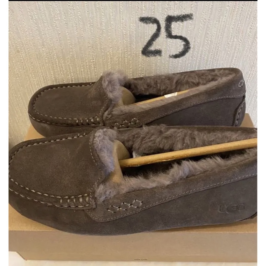 UGG スリッポン　モカシン　USA8（25）未使用品