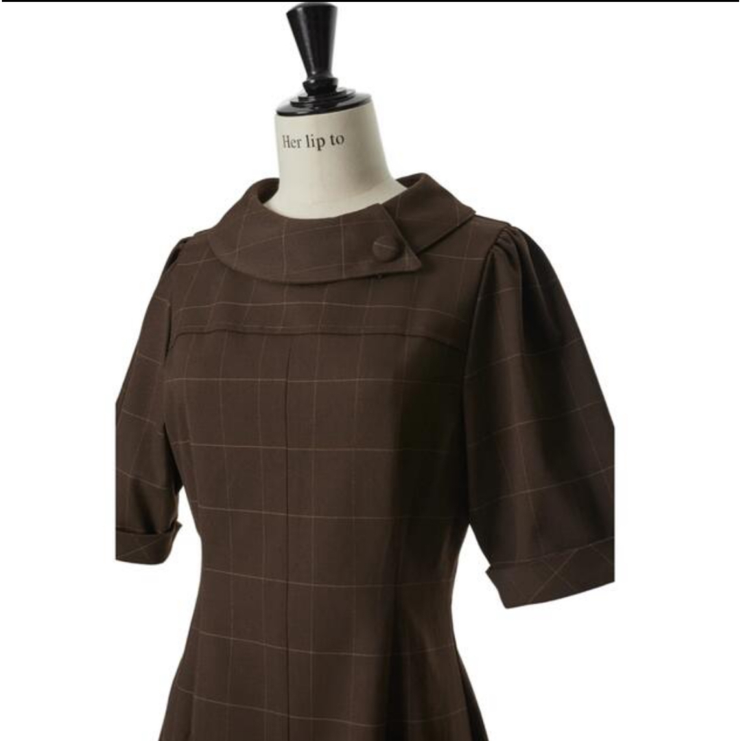 Line Check Box Tuck Dress