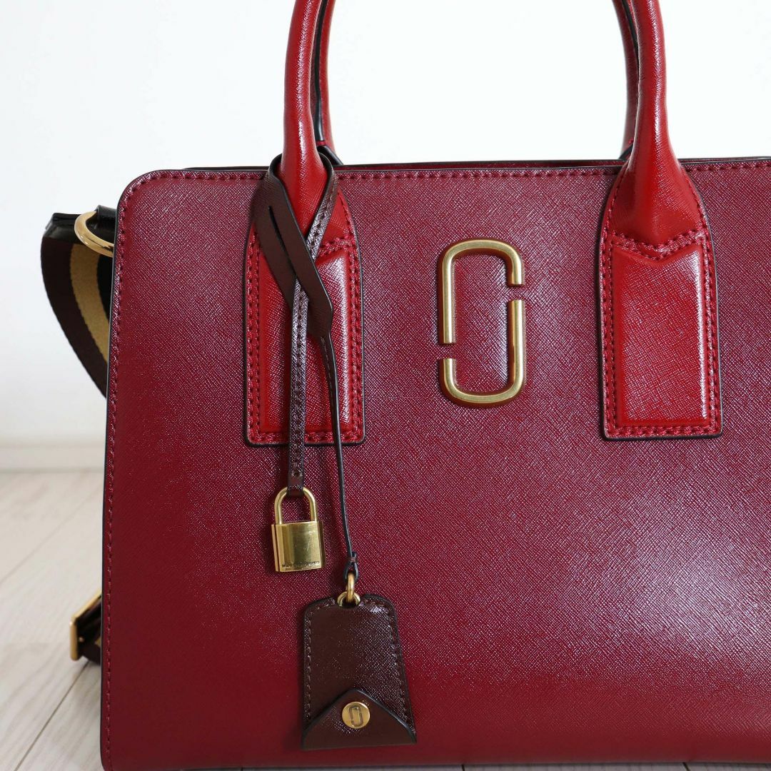 MARC JACOBS BIG SHOT red