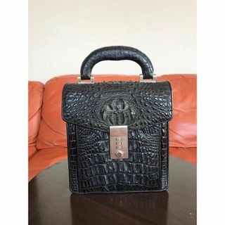 クロコダイル(Crocodile)のお値打ち価格◆綺麗◆クロコダイル◆カイマン◆セカンドバッグ　ダイヤルロック(セカンドバッグ/クラッチバッグ)