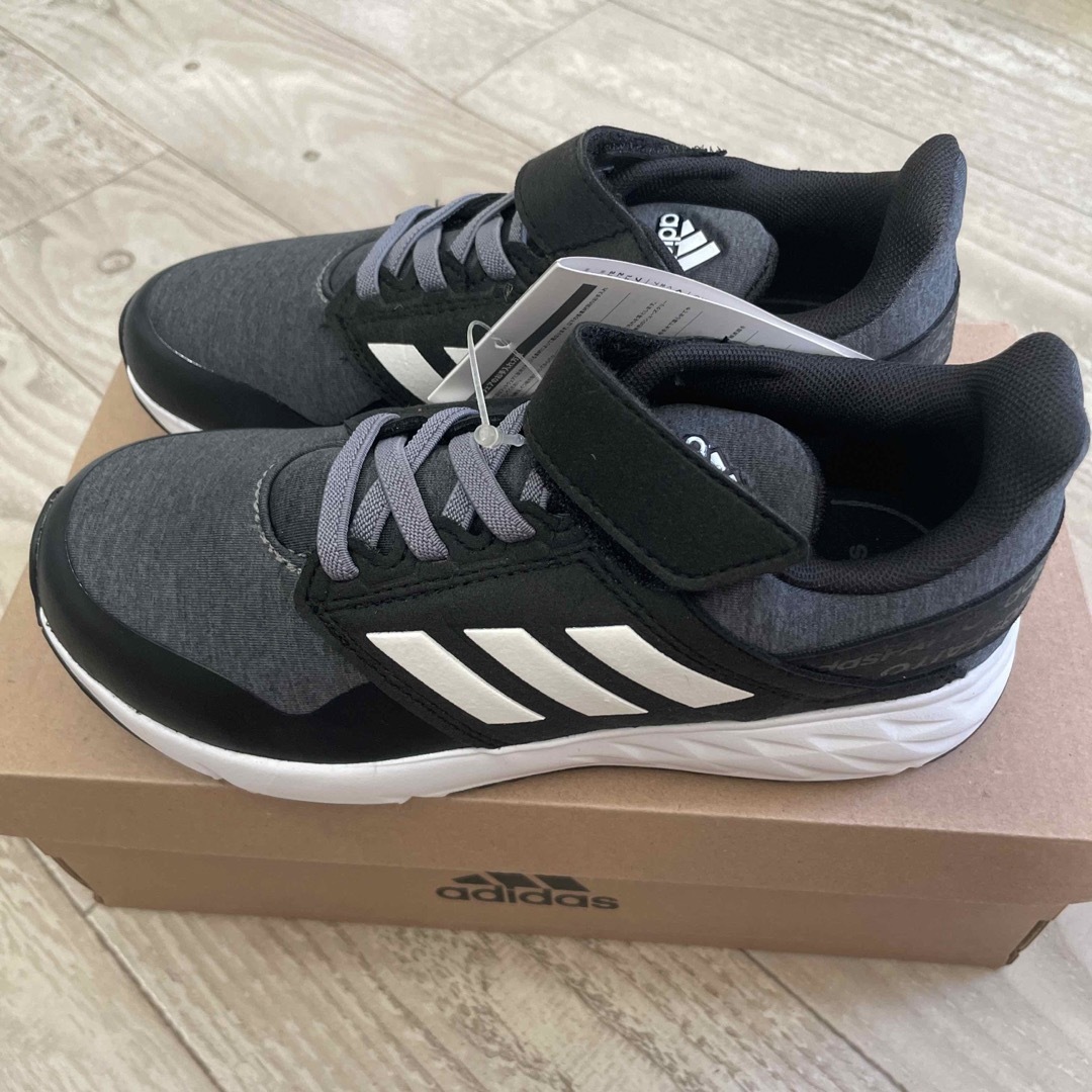 20センチ　adidas  スニーカー