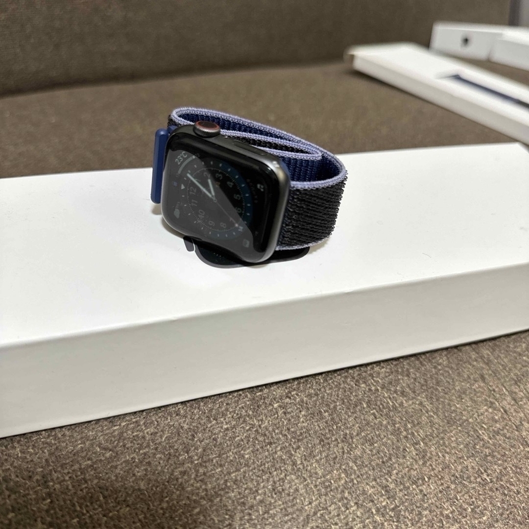 Apple Watch(アップルウォッチ)の【美品】Apple Watch 40mmケース ミッドナイトブルースポーツループ スマホ/家電/カメラのスマホ/家電/カメラ その他(その他)の商品写真