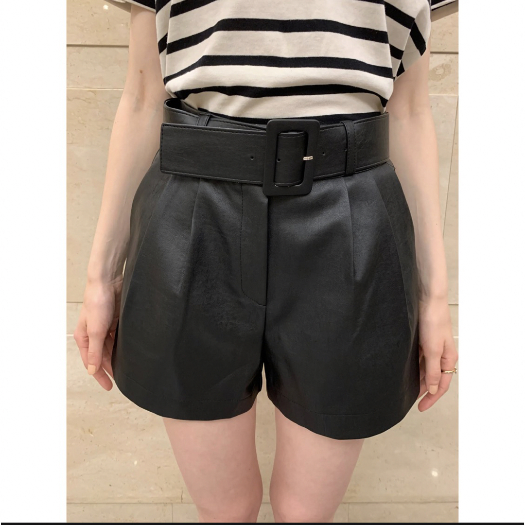 épine(エピヌ)のepine  belt leather short pants レディースのパンツ(ショートパンツ)の商品写真