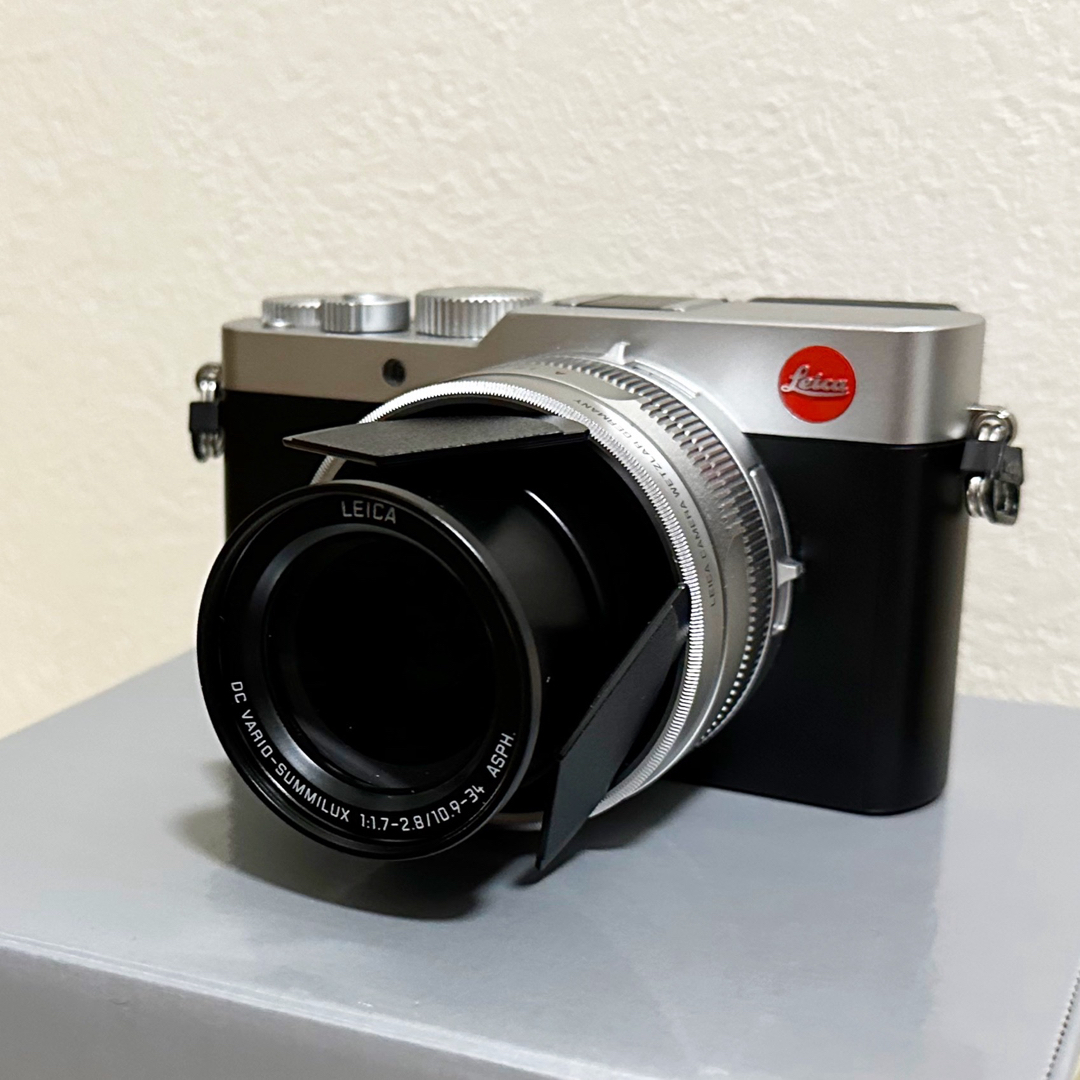 LEICA(ライカ)の【美品】LEICA D-LUX7 ライカ 純正アクセサリー等多数 スマホ/家電/カメラのカメラ(コンパクトデジタルカメラ)の商品写真