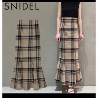 スナイデル(SNIDEL)の【正規品】【美品】snidel ハイウエストタイトヘムフレアスカート(ロングスカート)