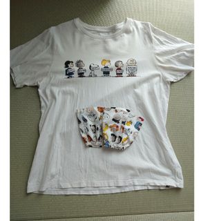 ユニクロ(UNIQLO)のスヌーピーTシャツ+アームカバーセット(Tシャツ(半袖/袖なし))