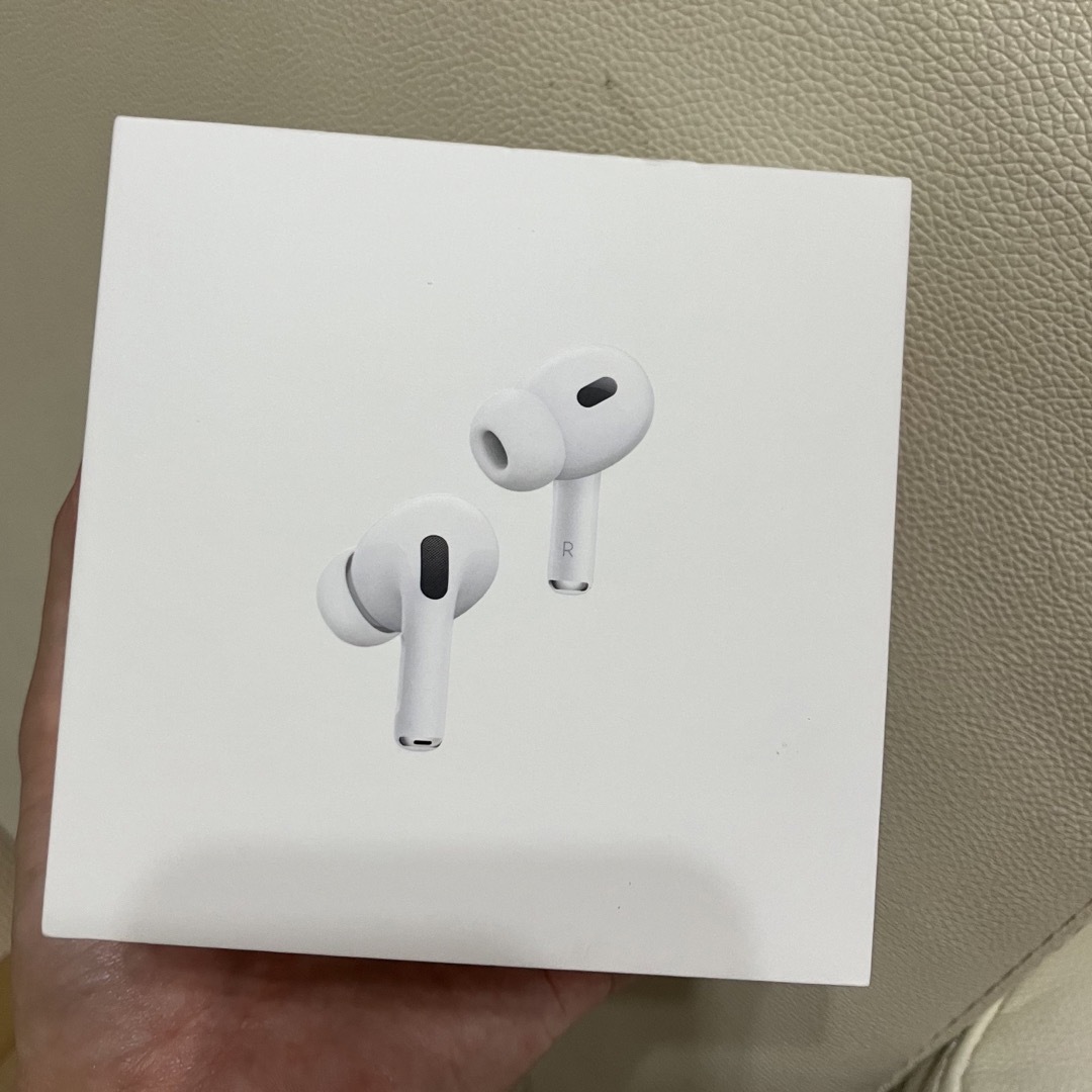 Airpods pro 第二世代　ワイヤレスイヤホン　MQD83J/A