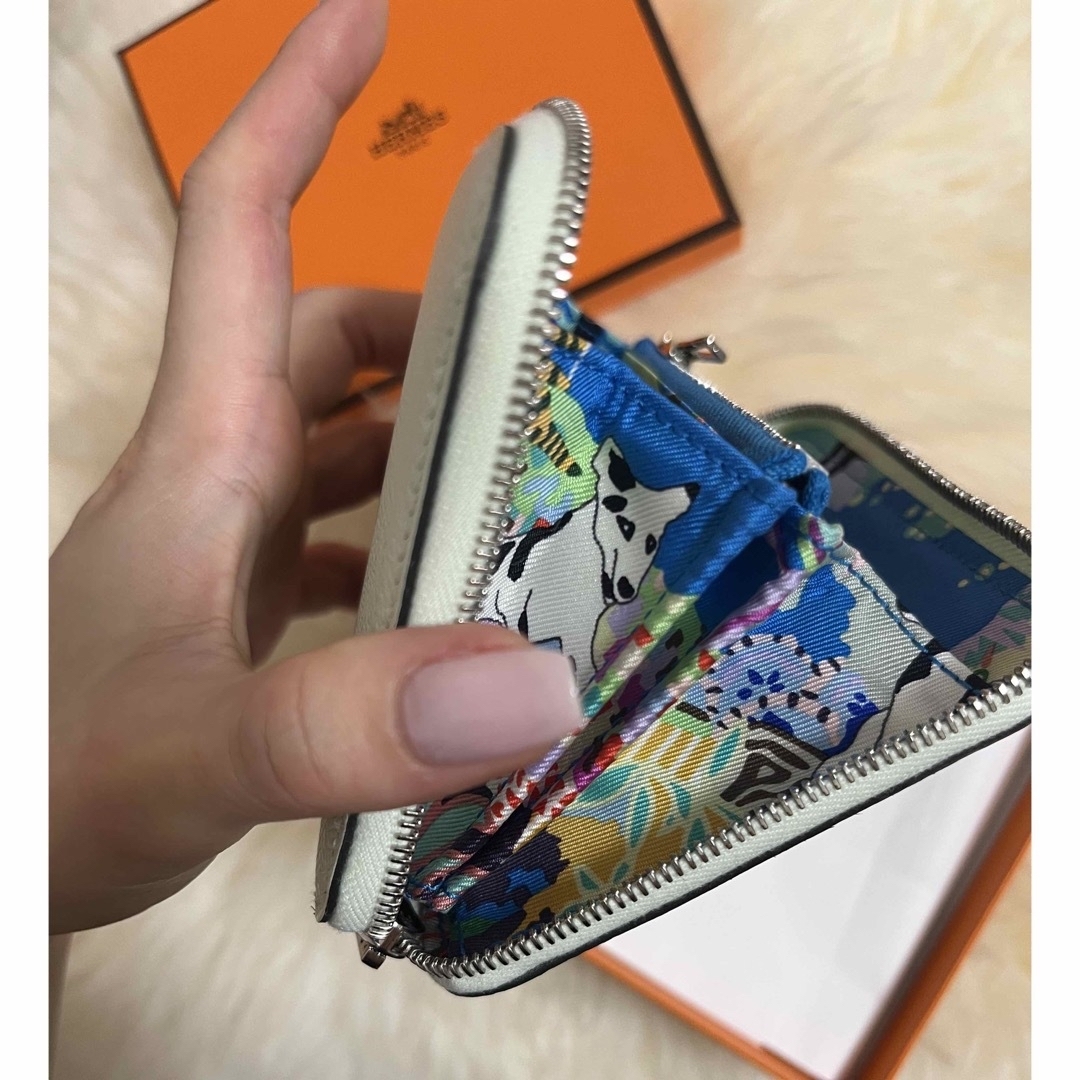 Hermes(エルメス)の【新品未使用品】HERMES シルクインコンパクト ヴェールフィズ レディースのファッション小物(財布)の商品写真