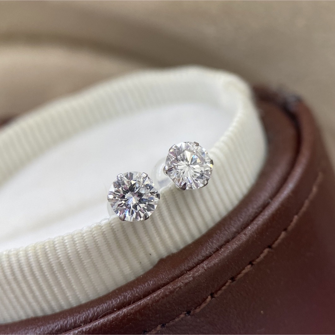 PT ダイヤモンド 計1ct ピアス 一粒 鑑定書付き 新品 PT ダイヤモンド 計1ct ピアス 一粒 鑑定書付き 新品