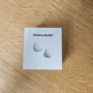 ギャラクシー(Galaxy)のSAMSUNG Galaxy Buds2 ホワイト 未使用(ヘッドフォン/イヤフォン)