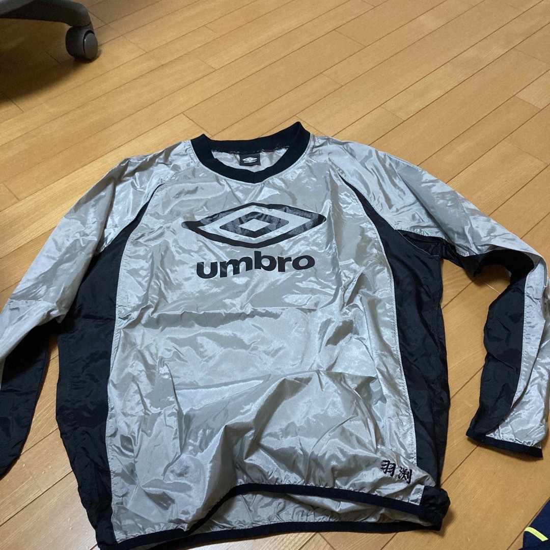 UMBRO(アンブロ)のアンブロ 防寒ウエアM スポーツ/アウトドアのサッカー/フットサル(ウェア)の商品写真