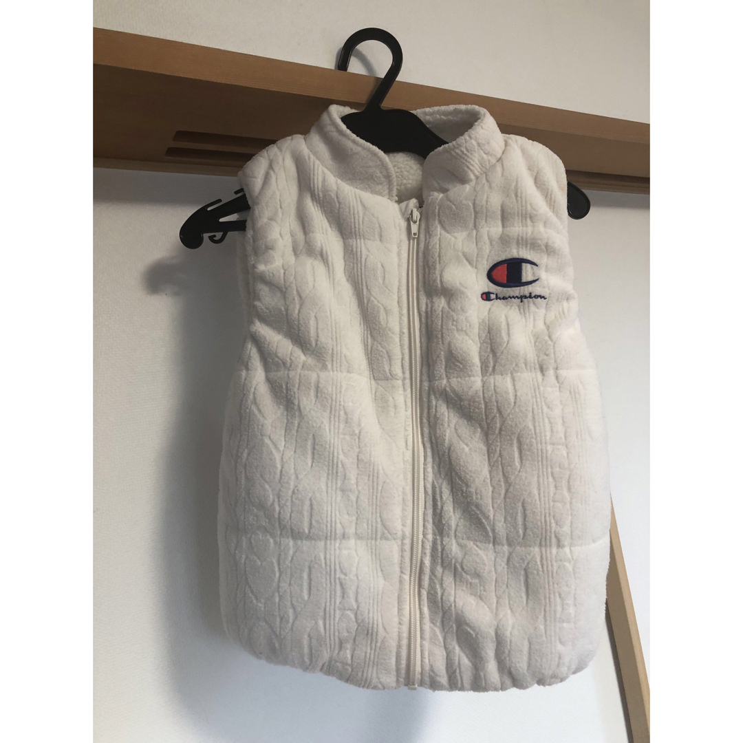 Champion(チャンピオン)のチャンピオン　ベスト　130 キッズ/ベビー/マタニティのキッズ服女の子用(90cm~)(ジャケット/上着)の商品写真