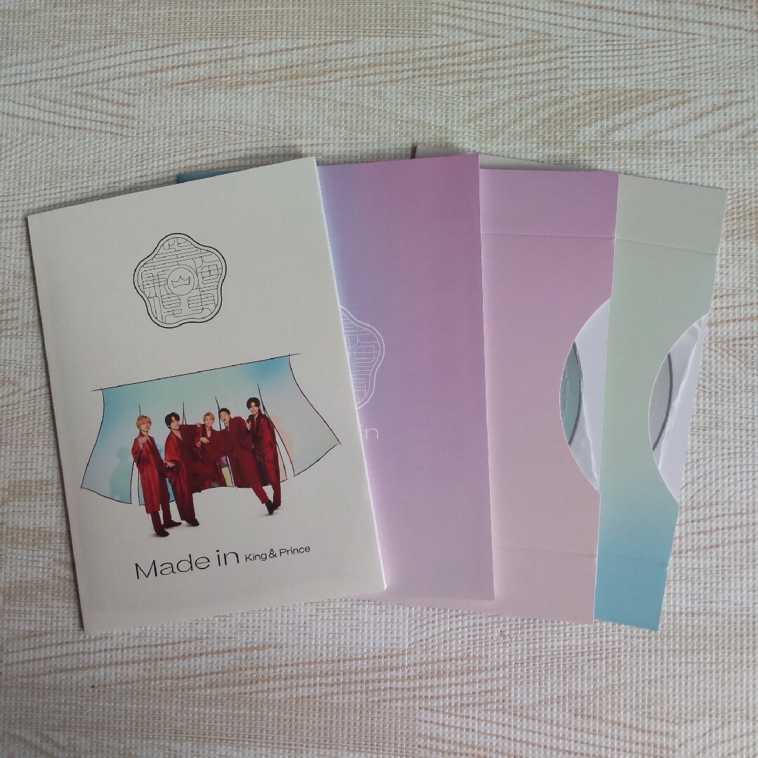 King & Prince(キングアンドプリンス)のKing & Prince【Made in】 初回限定盤B CD+DVD エンタメ/ホビーのDVD/ブルーレイ(ミュージック)の商品写真