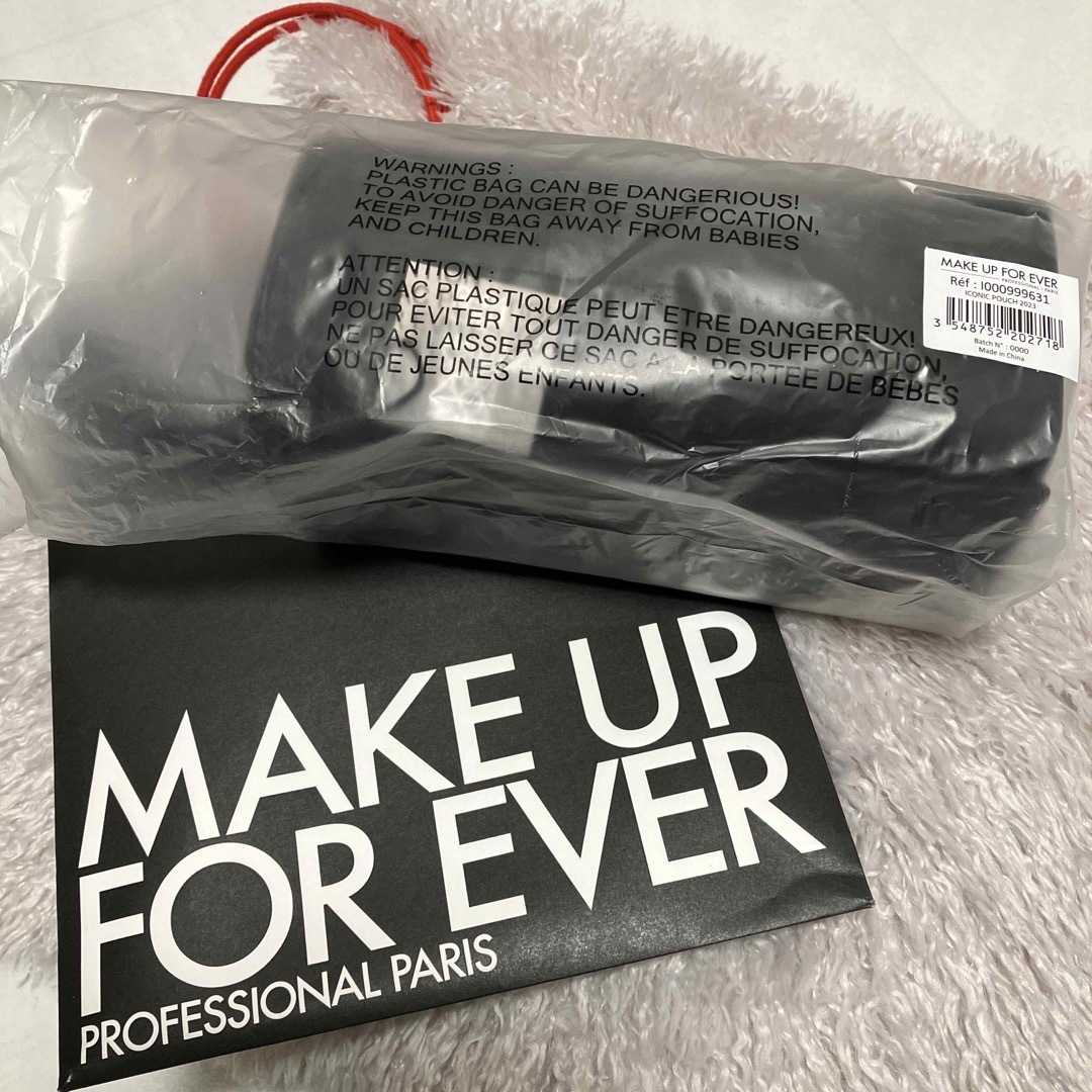 MAKE UP FOREVER メイクアップフォーエバー   黒メイクポーチ